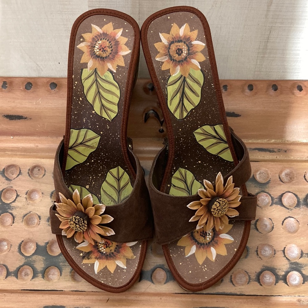Cottage Core Sunflower Sandals Heels 9 - Picture 6 of 15